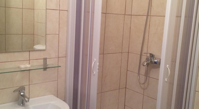 Hotel Uranus Bukarest Exteriör bild