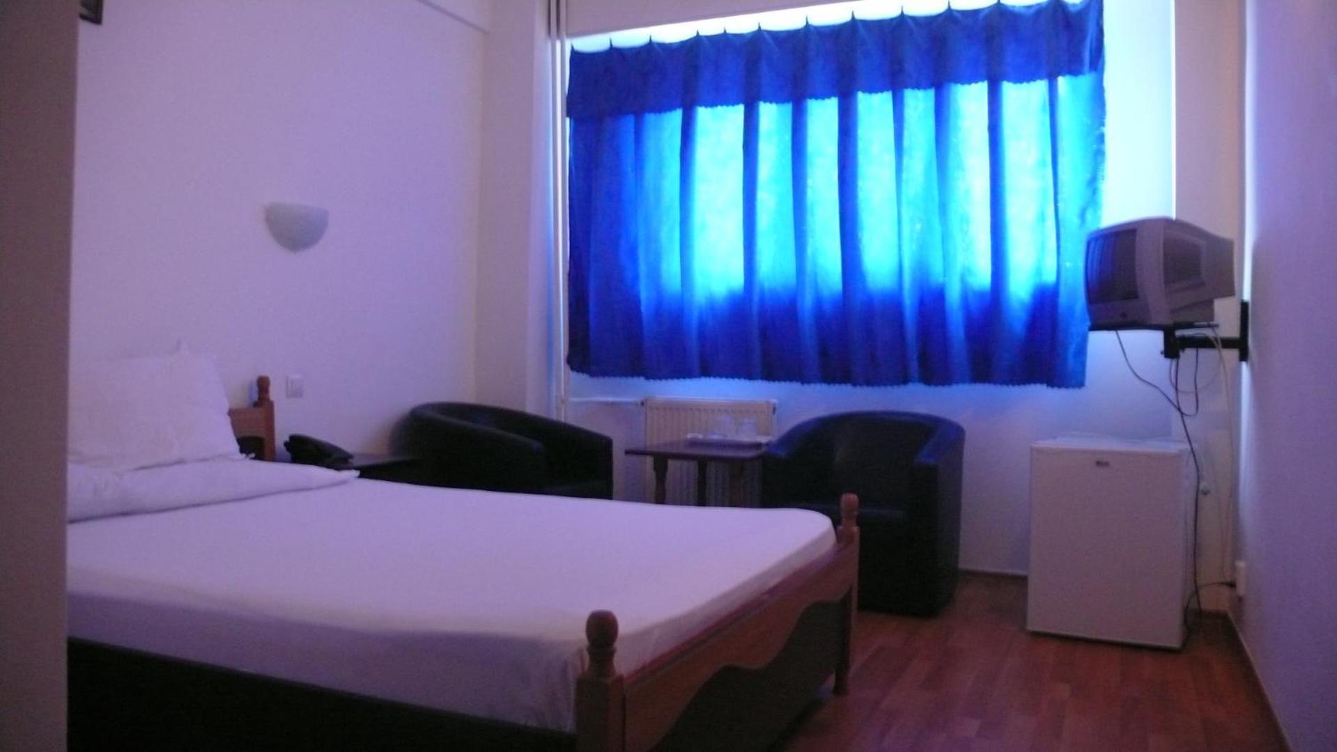 Hotel Uranus Bukarest Exteriör bild