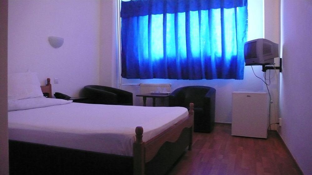 Hotel Uranus Bukarest Exteriör bild